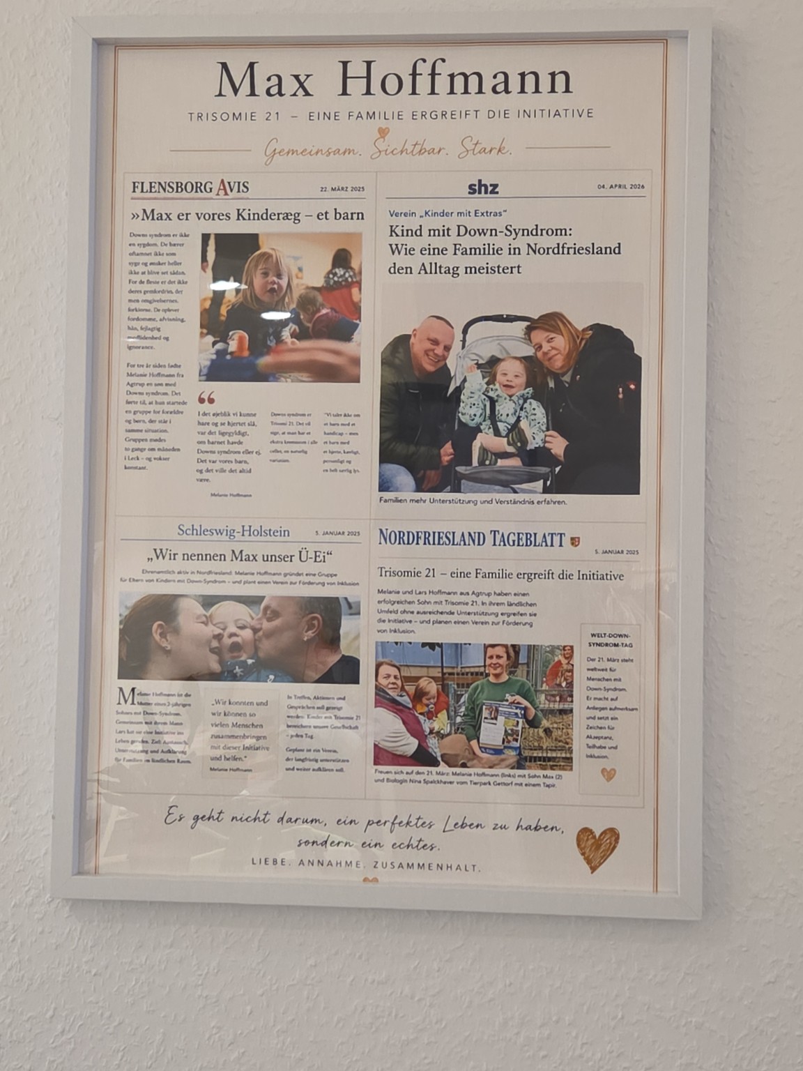 Pressewand über Max Hoffmann und Kinder mit Extras